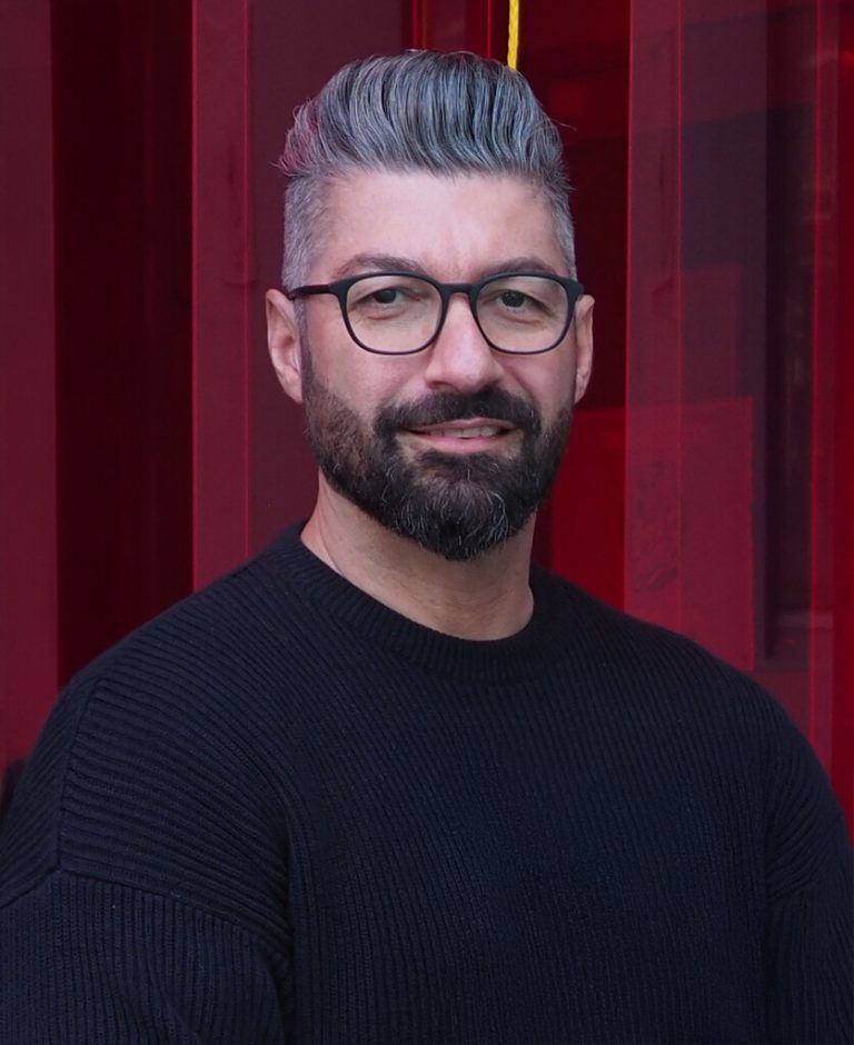 Veli Fidan macht ein Statement.⇒Juen