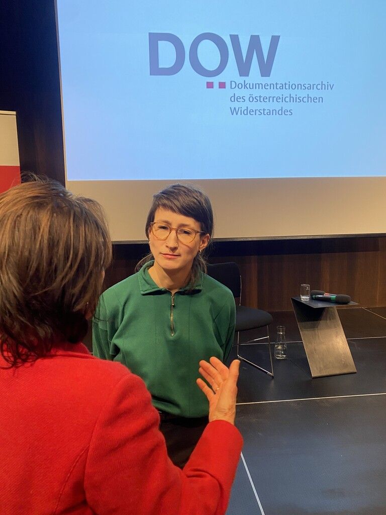 Die Referentin vom DÖW, Bianca Kämpf, brachte sich und das DÖW nach dem Vortrag in eine beklemmende Situation. ⇒Bereuter, NEue, Juen