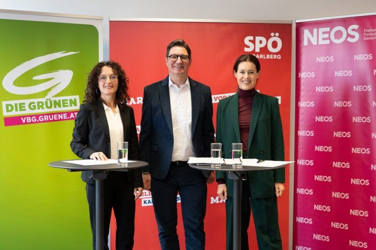 Die Sprecher der Oppositionsparteien Hammerer, Einwallner und Gamon (v.l.). ⇒NEUE