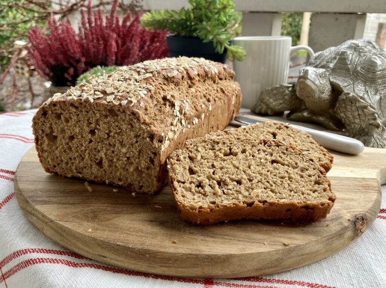 Frisch gebacken und herrlich duftend: Unser Soda Bread ist in nur einer Stunde fertig – ganz ohne Hefe.⇒Ulrike Hagen