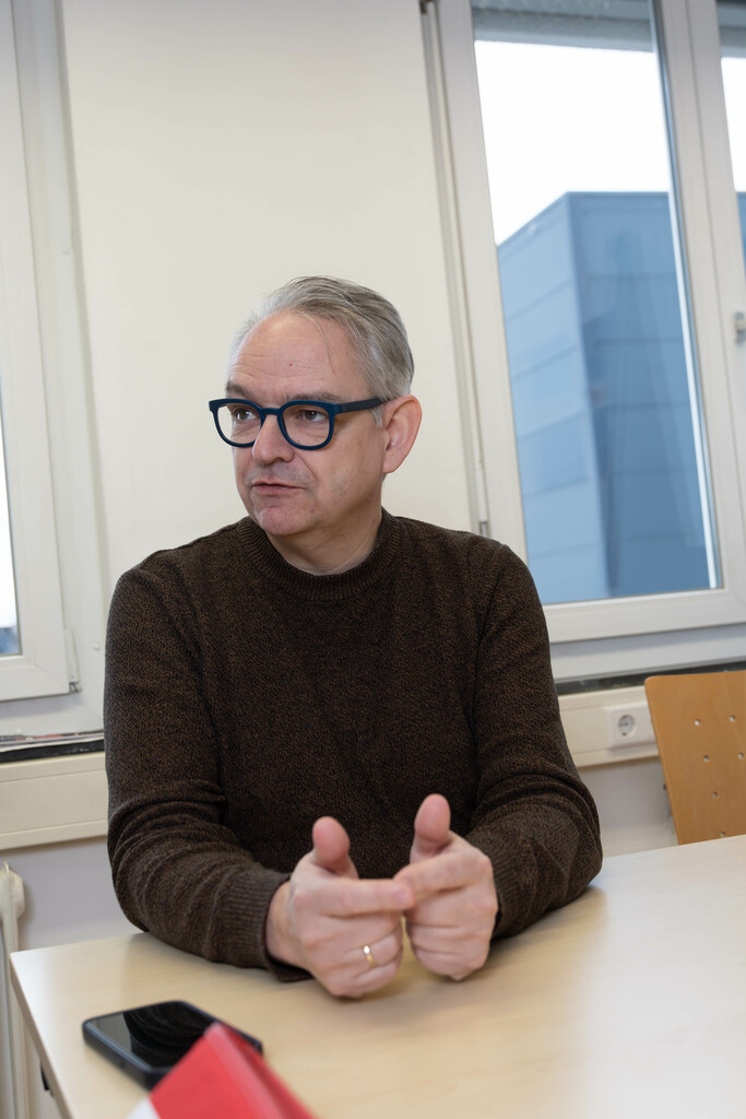 Gernot Jochum-Müller im Gespräch mit der NEUE.⇒Hartinger (2), Zeitpolster (3)