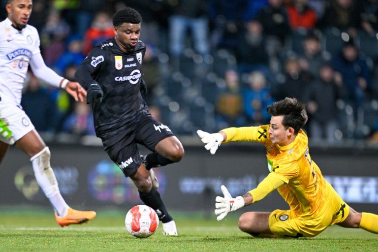 Lincoln (l.) wird nicht mehr für den SCR Altach spielen.⇒GEPA