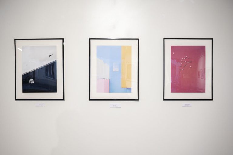 „Melancholy“ von Nina Papiorek und „Color Conversation“ von Gleici Rufatto.⇒Furxer