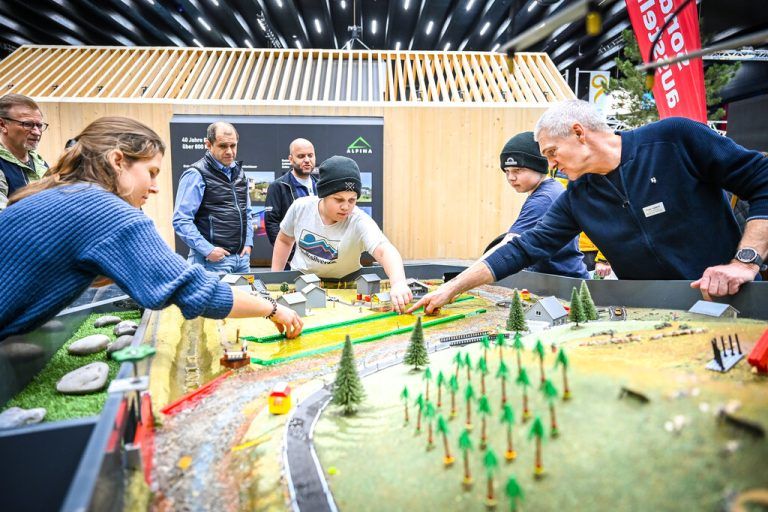 180 Aussteller präsentierten aktuelle Trends rund um das Thema bauen. ⇒Mittelberger
