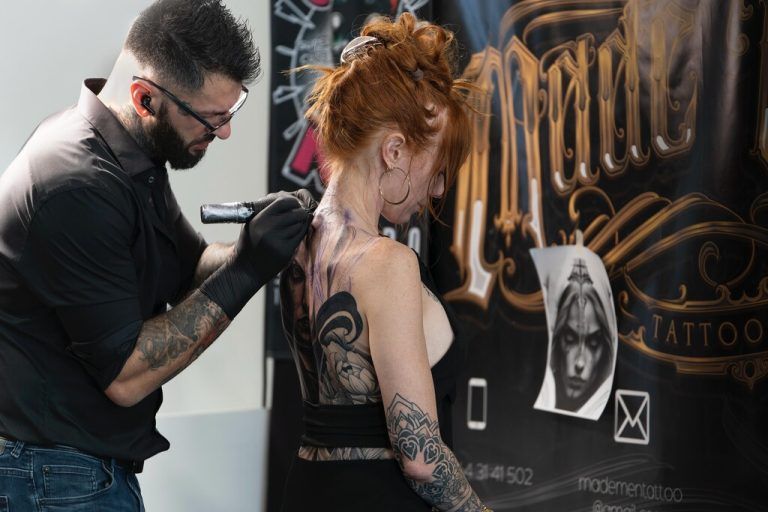 Auf der Tattoo Convention kamen zahlreiche Tattoo Artists zusammen, die auch etwas Gutes tun wollen.⇒4Ländertatooconvention