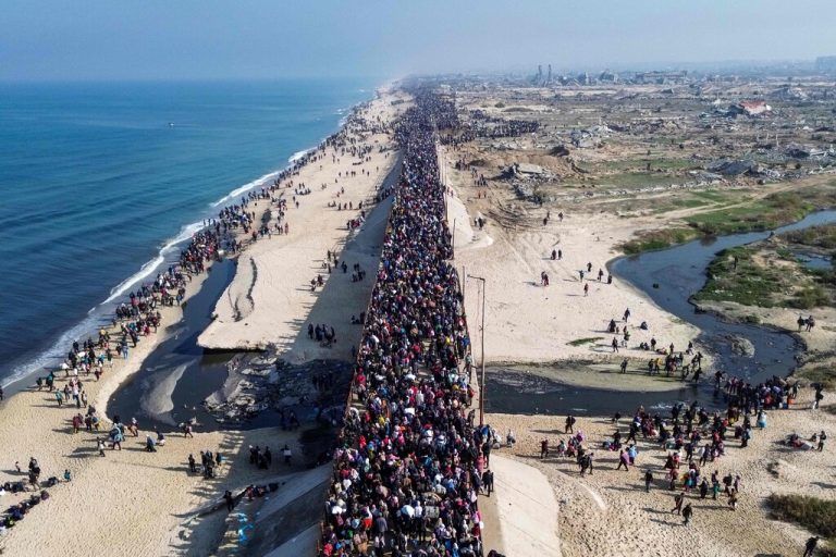 Der Nahost-Konflikt zwingt Tausende zur Flucht. Die humanitäre Lage in Gaza ist katastrophal.⇒APA, Neue