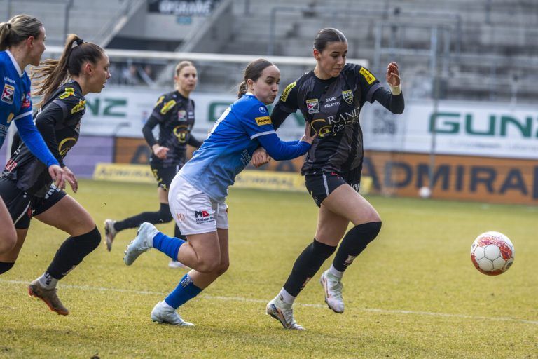 Die Altacherinnen gaben im Derby den Ton an. ⇒Roland Paulitsch