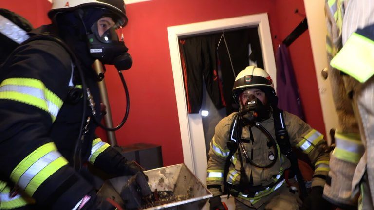 Die Feuerwehr Dornbirn rückte mit 50 Einsatzkräften an.⇒Shourot