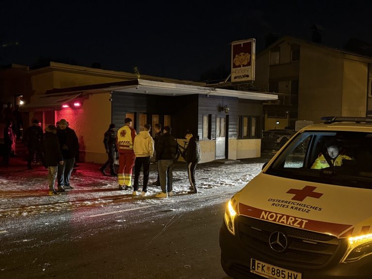 Die Rettung musste zum Pub ausrücken.⇒vol.at/vlach