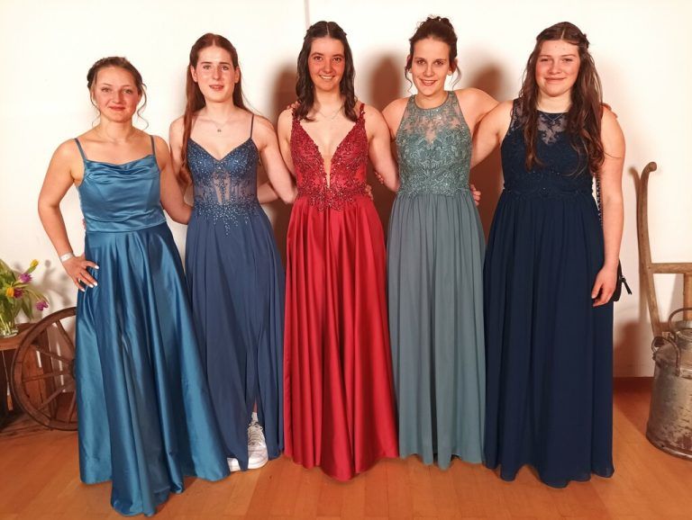 Elisa, Emma, Sarah, Anna und Larissa.⇒RiTTER (17)