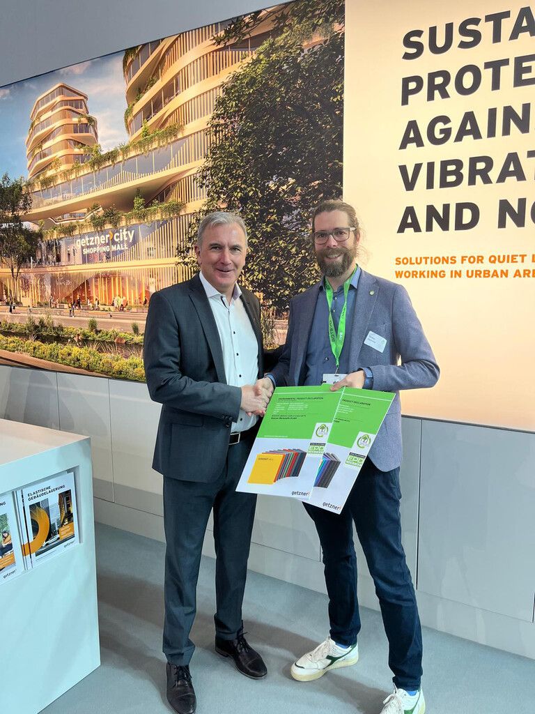 EPD-Übergabe auf der Fachmesse Bau in München.⇒Getzner