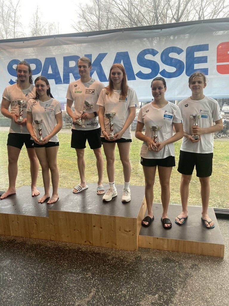Gewinnerinnen und Gewinner allgemeine Klasse: Linus Längle, Emma Feuerstein, Jan Niedermayr, Anabel Huth, Cara Banerjee, Maximilian Nesensohn (v.l.).⇒Verein
