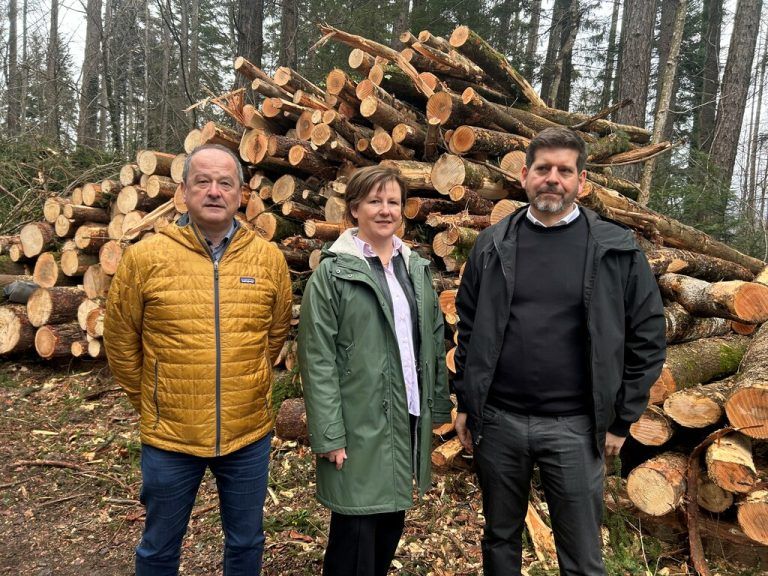 Johannes Maier, Obmann Agrargemeinschaft Nenzing, Birgitt Ehe, Obfrau Agrargemeinschaft Röns, und Mathias Wirbel, Obmann Agrargemeinschaft Innerbraz, gaben Einblicke in ihre Arbeit.⇒NEUE
