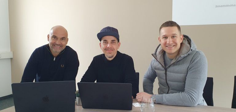 Markus Feurle, Martin Frainer-Fehn und Julian Schöpf (v.l.) wollen Call & Consult in die digitale Zukunft führen.⇒wpa