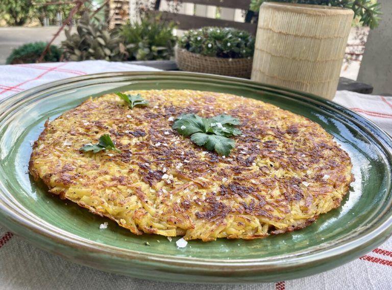 Mit wenigen Zutaten zum perfekten Rösti-Genuss. Goldbraun und knusprig – ein echter Klassiker aus der Pfanne.⇒Ulrike Hagen