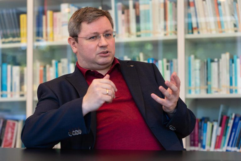 Phillipp Kloimstein übernahm die Maria Ebene im Jahr 2020, jetzt verlässt er das Suchtkrankenhaus.⇒Hartinger