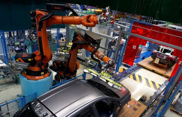 Roboteranbieter Kuka ist in Schwierigkeiten.⇒reuters