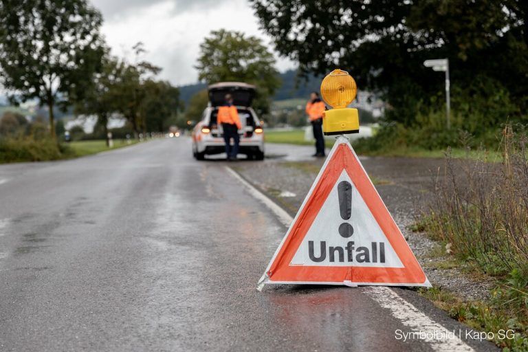 Unfall mit Fahrerflucht in Heerbrugg. ⇒kpostg