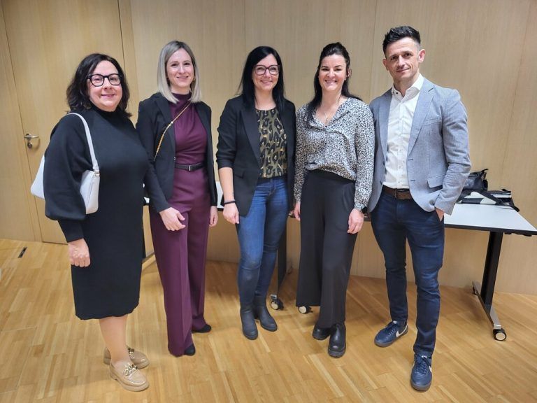 Verena Walch, Perrine Getzner, Julia Reinheimer, Antonia Carotta und Markus Steurer (v.l.).⇒privat