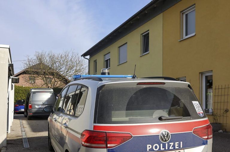 Der Tatort in Neukirchen. ⇒APA/DANIEL SCHARINGER
