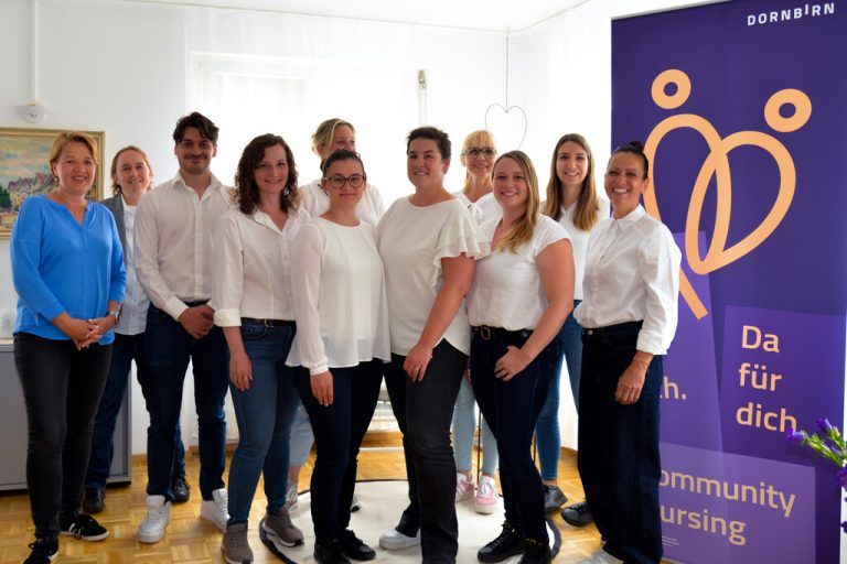 Die Community Nurses von Dornbirn mit Bürgermeisterin Kaufmann sowie Wolfurt.⇒Serra/std