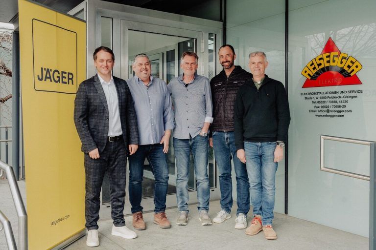 Gemeinsam stark: Jäger Bau und Elektro Reisegger: Christoph Grass (Jäger Bau), Norbert Eberhart, Willi Reisegger, Thomas Lang (Jäger Bau) und Peter Lins.Schilcher