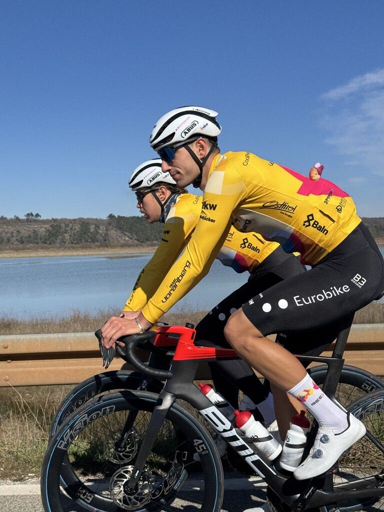 Hinten Alexander Konychev, vorne Liam Crowley.⇒Team Vorarlberg