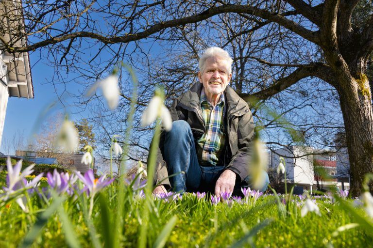 In Karl-Heinz Grabhers Garten blüht es schon frühlingshaft.
