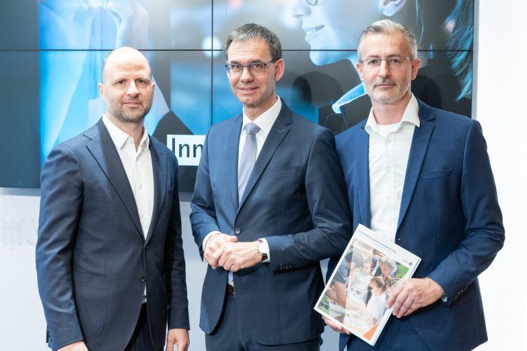 Marco Tittler, Markus Wallner und Jimmy Heinzl (Wisto) im Pressefoyer.⇒VLK/Serra