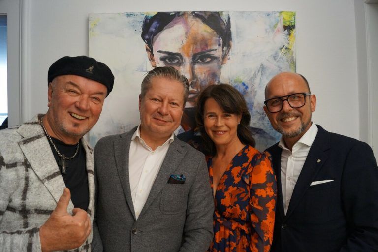 Moderator Heinz Wendel, Anwalt Nicolas Stieger, Künstlerin Maria Gabriel und Bürgermeister Michael Ritsch.⇒Ritter (7)