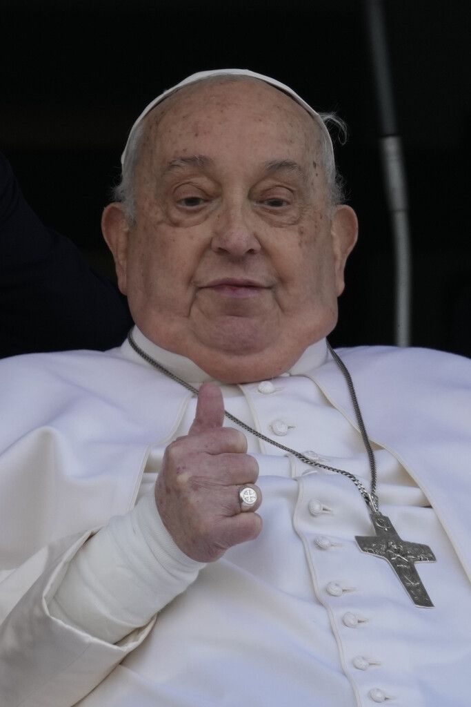 Ob der Papst zu den Zeremonien kommen kann, ist offen.⇒ ap/stinellis