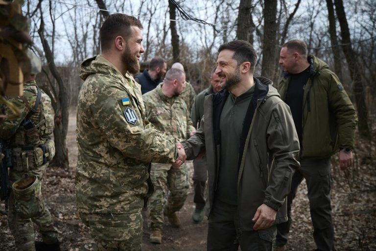 Selenskyj auf Truppenbesuch.AFP PHOTO / Ukrainian Presidential Press Service“