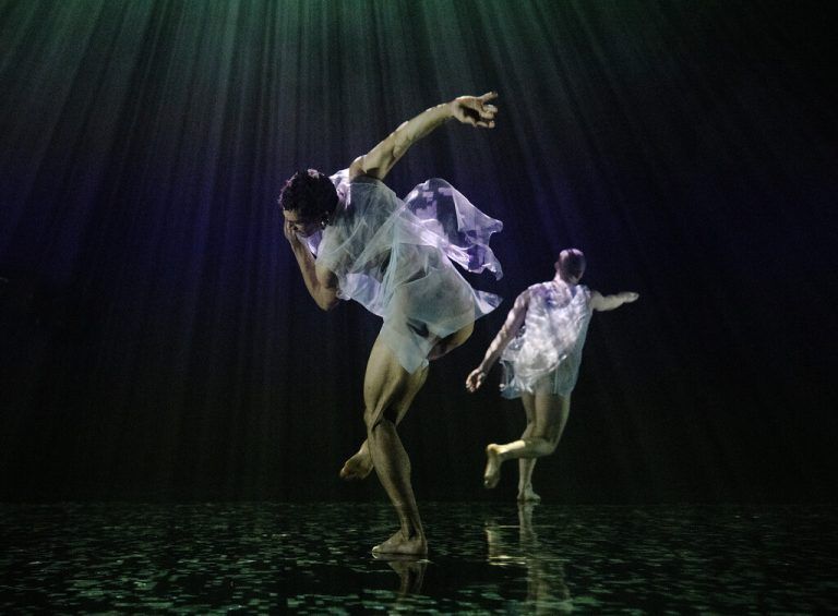 Szene aus Wayne McGregors „Deepstaria“. ⇒Ravi Deepres