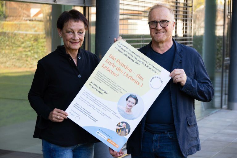 Tanja Eiselen und Peter Weiskopf präsentieren das zehnteilige Angebot. ⇒Klaus hartinger