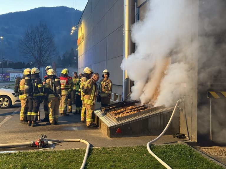 Am Pelletlager entwickelte sich starker Rauch.⇒vol.at/vlach