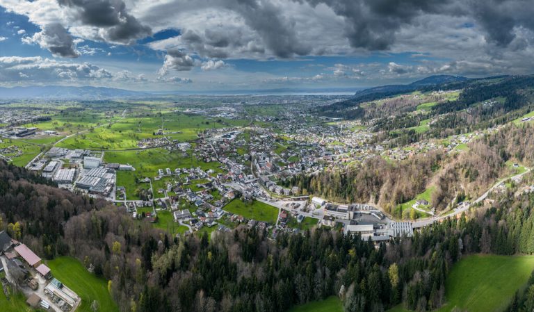 Am teuersten sind Einfamilienhäuser im Bezirk Bregenz. ⇒Hartinger