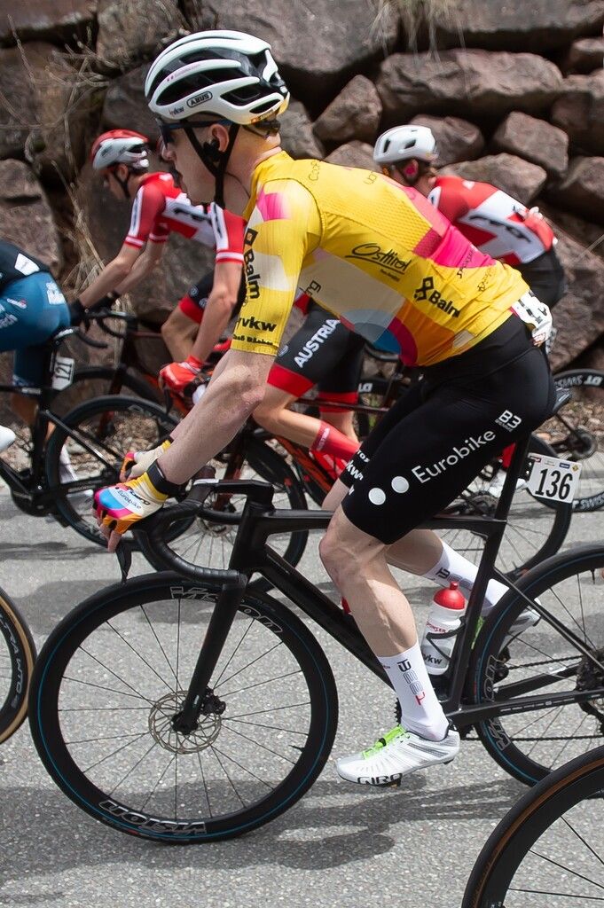 Colin Stüssi zeigt weiterhin groß auf bei der Tour of the Alps. ⇒⇒ Team Vlbg