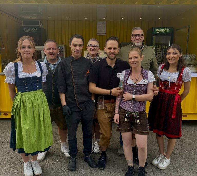 Das Team Brunnenwald lud zu einem Eröffnungs-Frühschoppen.⇒LUTZ (7)