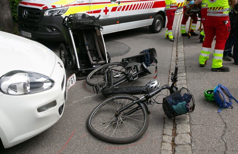 Die Kinder blieben bei dem Vorfall unverletzt.⇒mathis