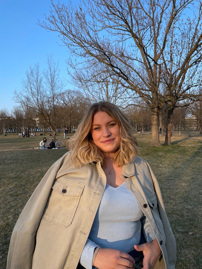 Laetitia Oberbichler lebt in Wien und arbeitet als Rezeptionistin.⇒⇒privat