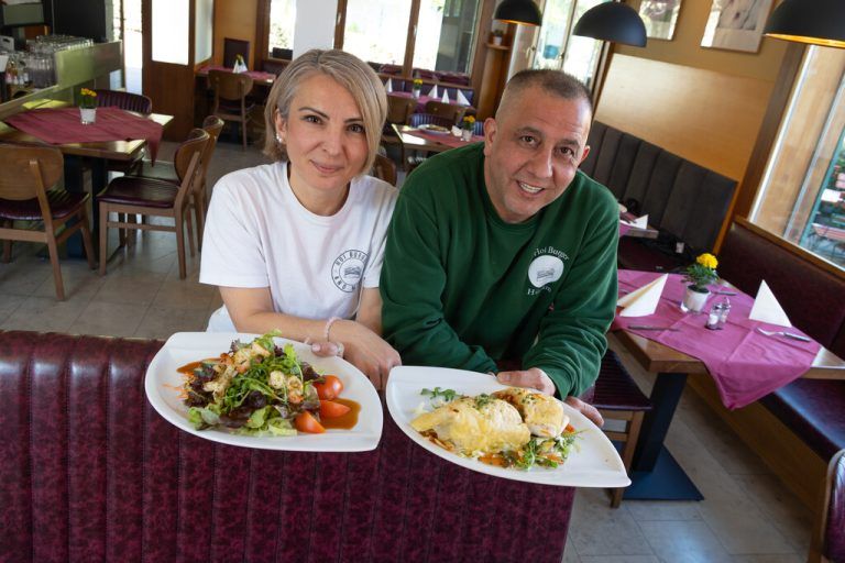 Die Inhaber des „Hoi Burger and More“ in Altach.⇒Hartinger