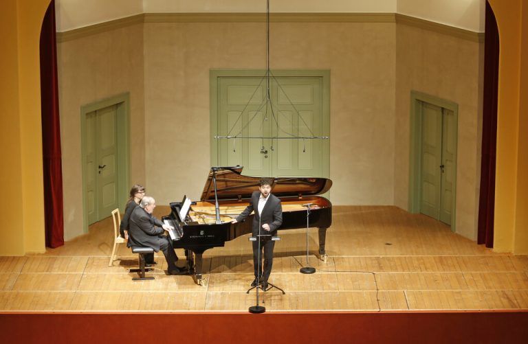 Helmut Deutsch begleitet Lukas Lemcke am Klavier.⇒Schubertiade
