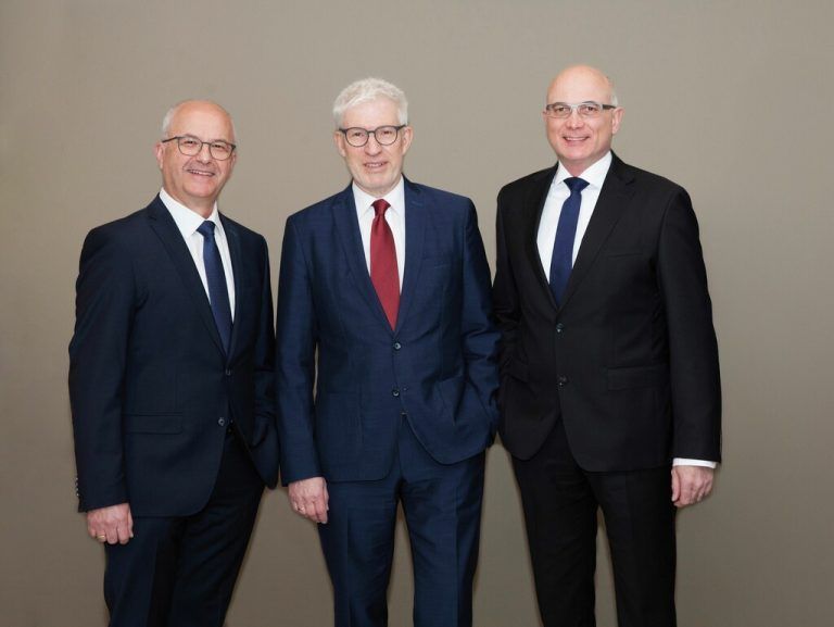 Liebherr-Nenzing-Geschäftführung, v.l.: Stefan Maier (Finanzen), Holger Streitz (Technik), Gerhard Frainer (Vertrieb). ⇒Liebherr