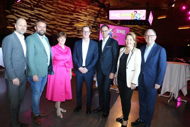 Marco Tittler, Markus Fäßler, Sabine Tichy-Treimel, Martin Dechant, Markus Wallner, Andrea Kaufmann und Karlheinz Kopf.⇒LUTZ (8)