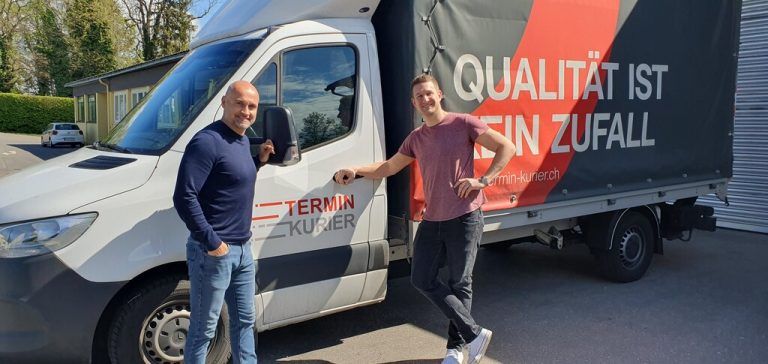 Markus Feurle (l.) und Julian Schöpf haben den Terminkurier 2020 übernommen.⇒wpa