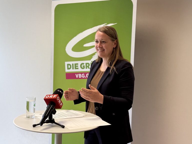 Christine Bösch-Vetter bei der Pressekonferenz der Grünen.⇒die grünen in vorarlberg
