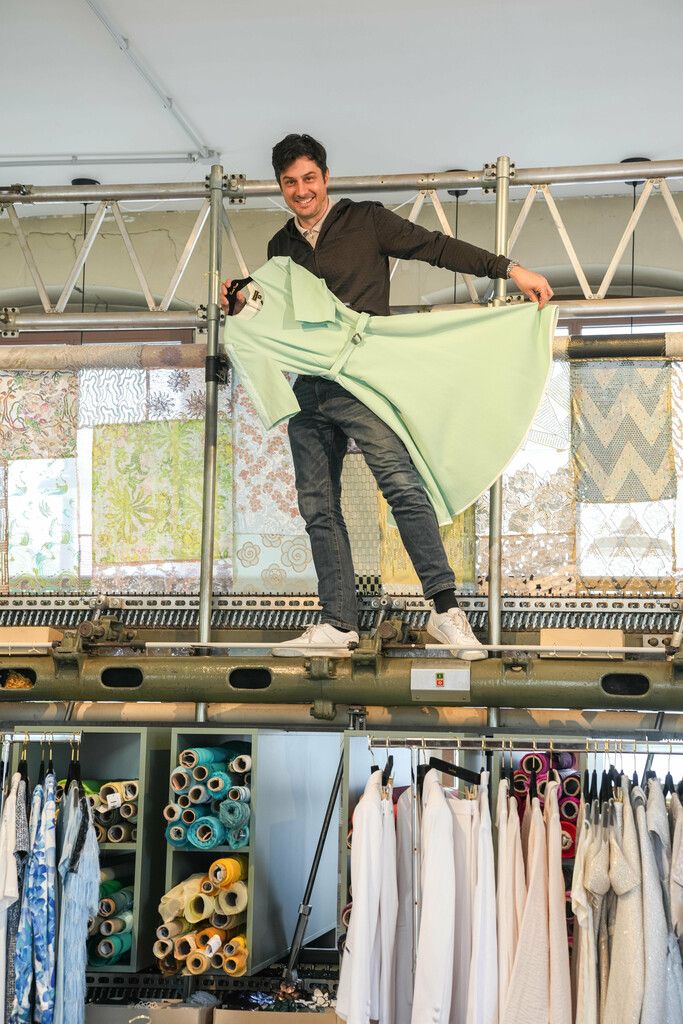 Designer Claus Tyler präsentiert in der neuen Hoferhecht-Boutique einen Teil seiner neuen Kollektion.⇒Stiplovsek (3)