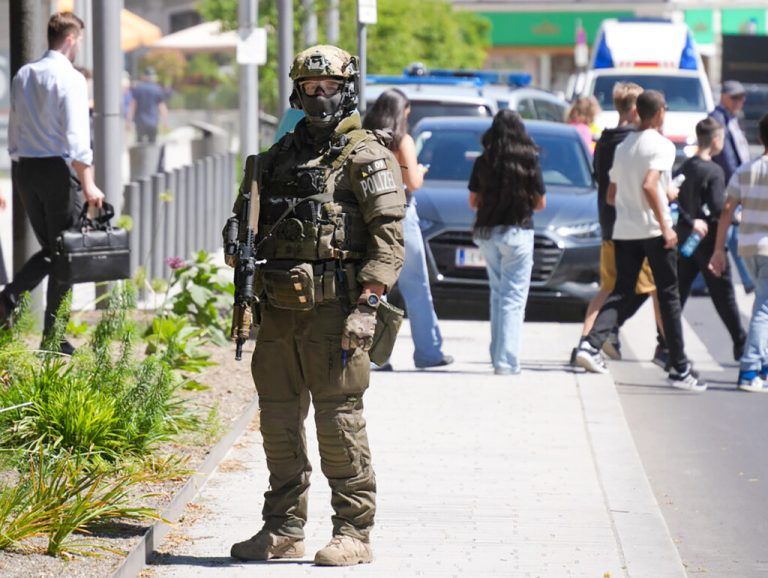 Die Bombendrohungen haben an vielen Schulen für einen Großeinsatz gesorgt.⇒APA