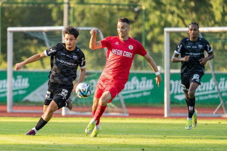 Die SCR Altach Juniors, hier im Spiel gegen den FC Dornbirn zu sehen, haben mit einem 2:0 Sieg gegen Wals/Grünau Boden in der Tabelle gut gemacht.⇒Stiplovsek