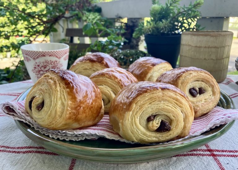 Frisch gebacken, buttrig, schokoladig – so schmeckt der Morgen à la française. ⇒Ulrike Hagen